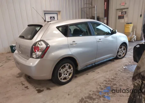 2010 Pontiac Vibe из США, поврежденный, VIN 5Y2SP6E05AZ412105